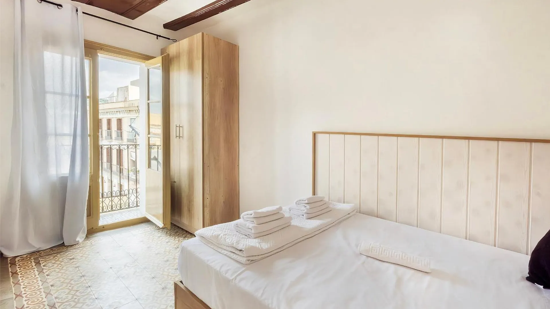 Historic Barcelona Gem 3Br By Boqueria Apartment Spain